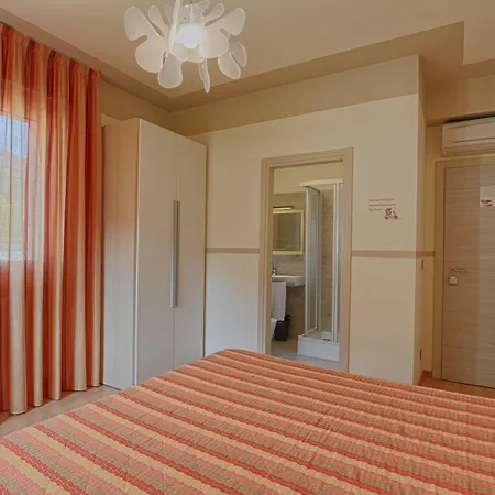 ホテル Europa - 3*